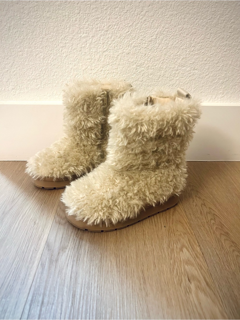 Zara Cream Faux Shearling Kids Boots - EU 29